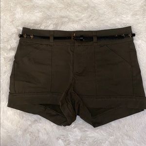 SHORTS WITH CACTUS BELT